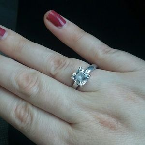 Sterling silver cz ring sz6